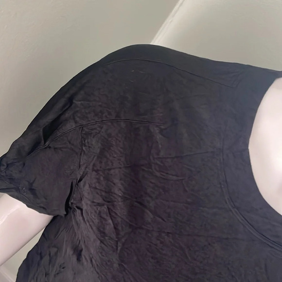 LULULEMON Black Short Sleeve Tee Split Back Size 4 - Picture 8 of 9